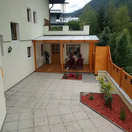 Elena Apartman
